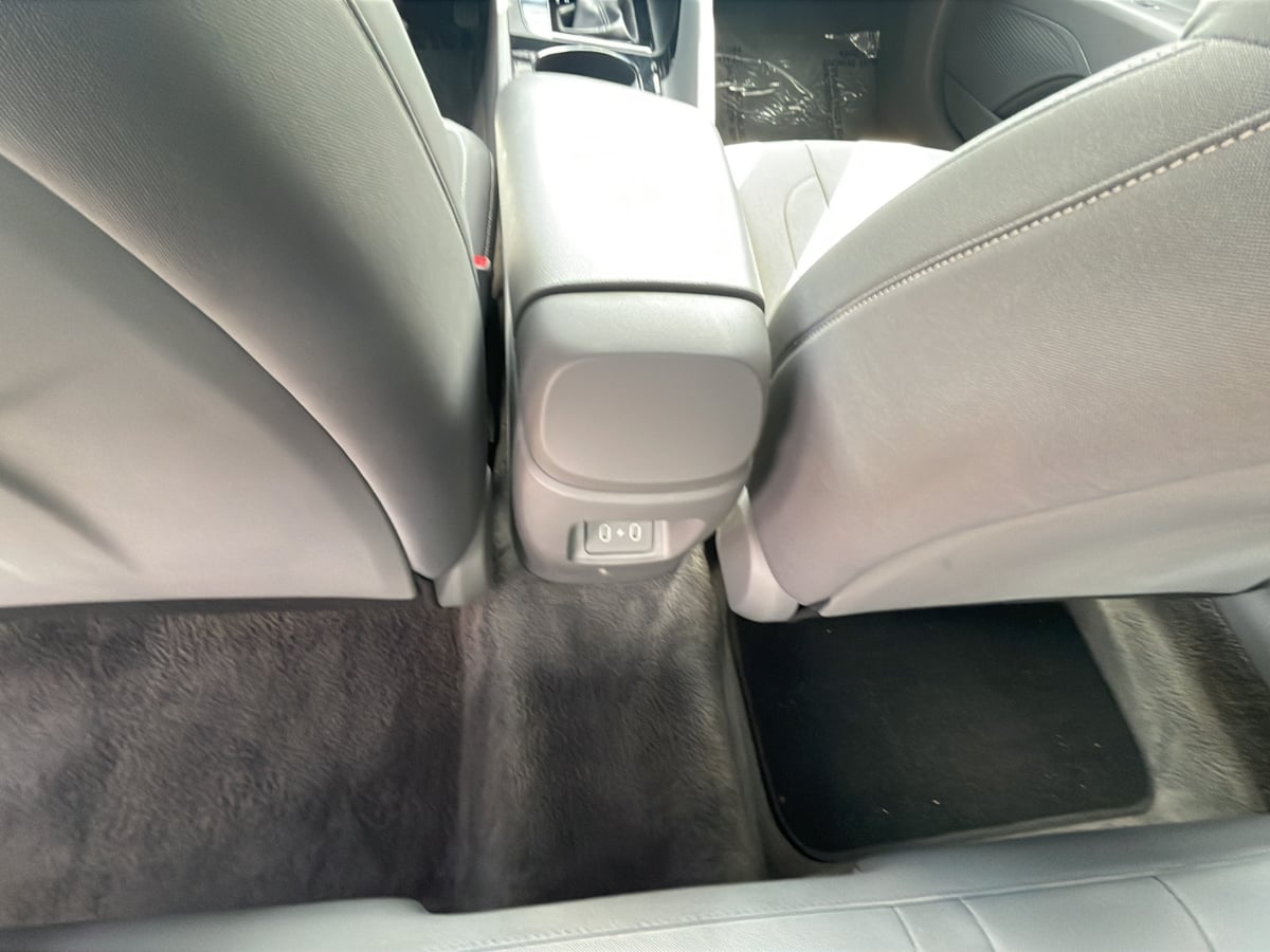 Photo 22 of this Hyundai Elantra Hybrid