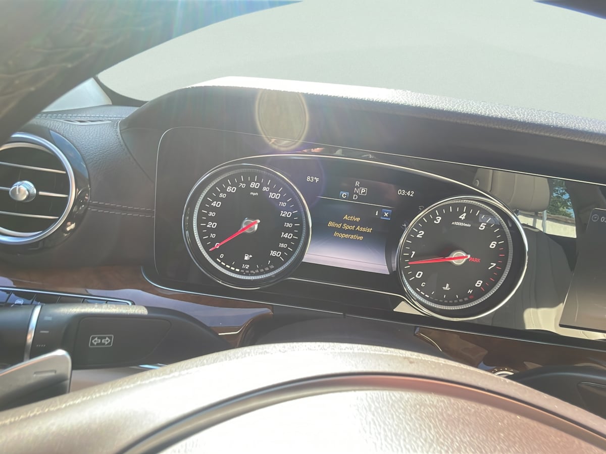 Photo 12 of this Mercedes-Benz E 300