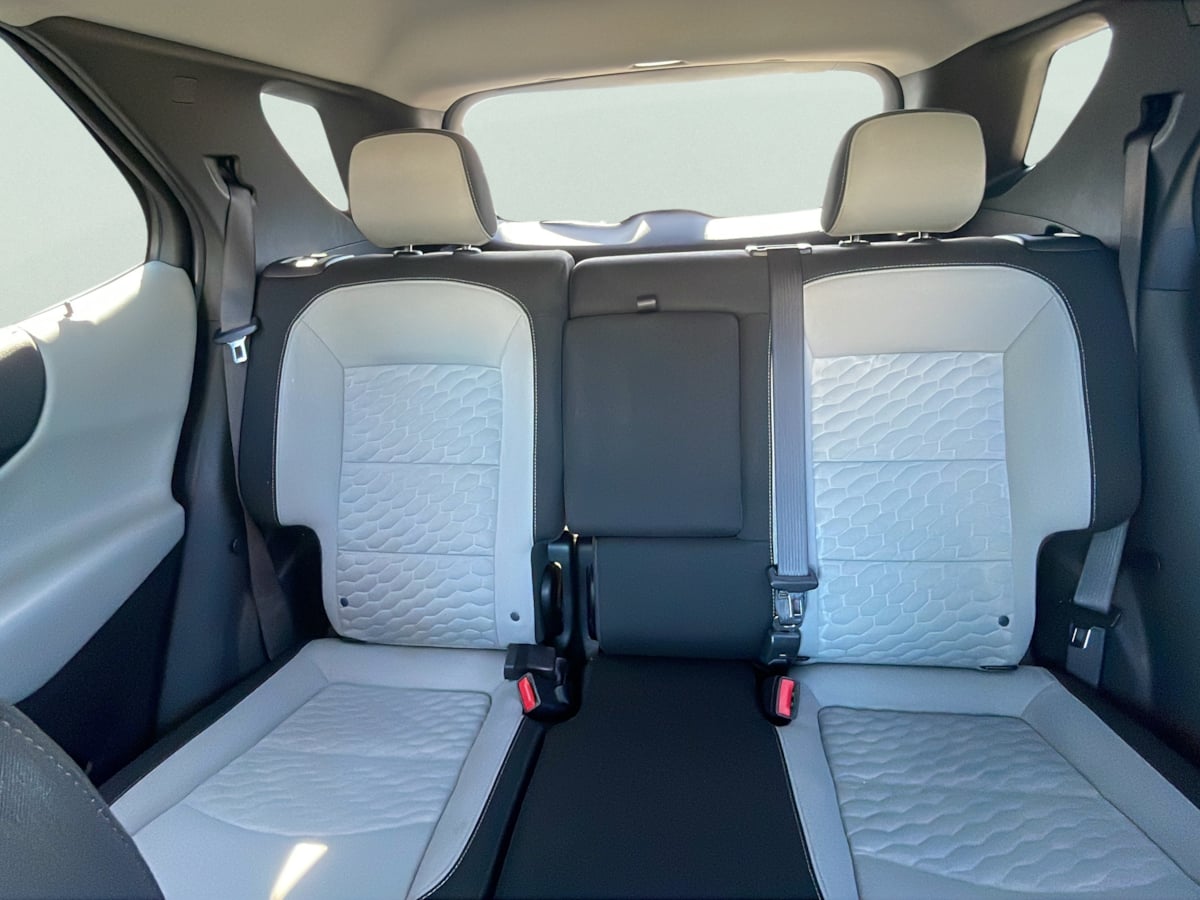 Photo 15 of this Chevrolet Equinox