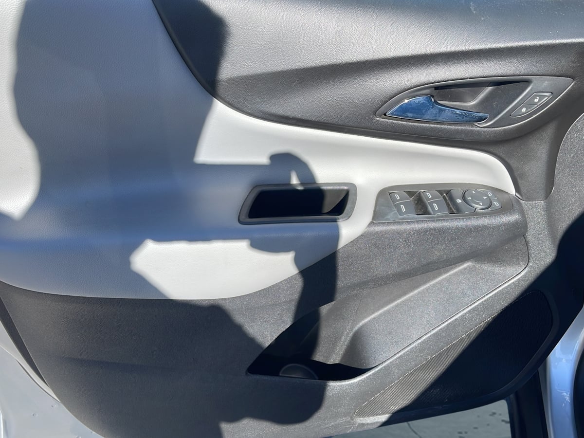 Photo 20 of this Chevrolet Equinox