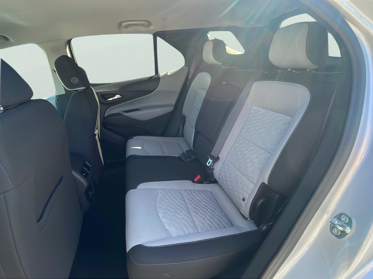 Photo 21 of this Chevrolet Equinox