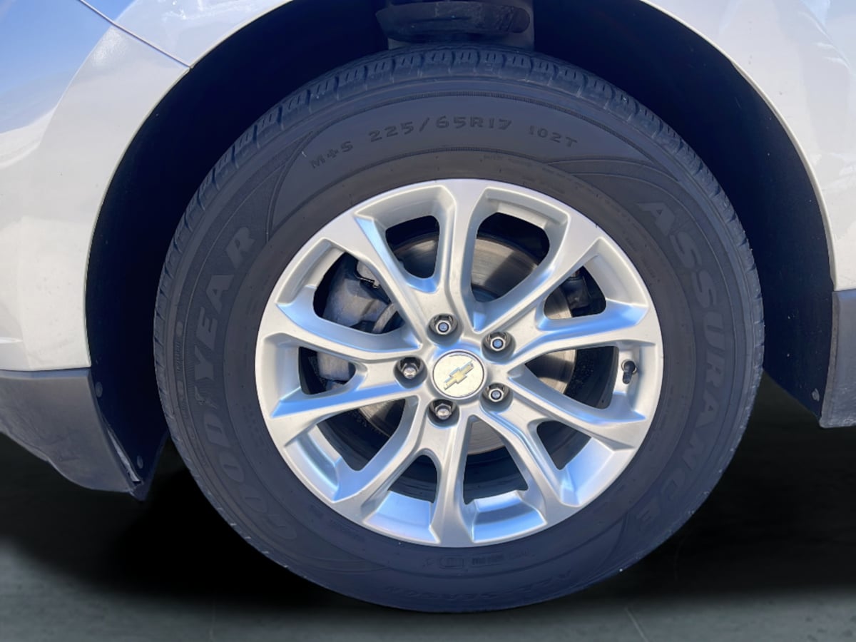 Photo 24 of this Chevrolet Equinox