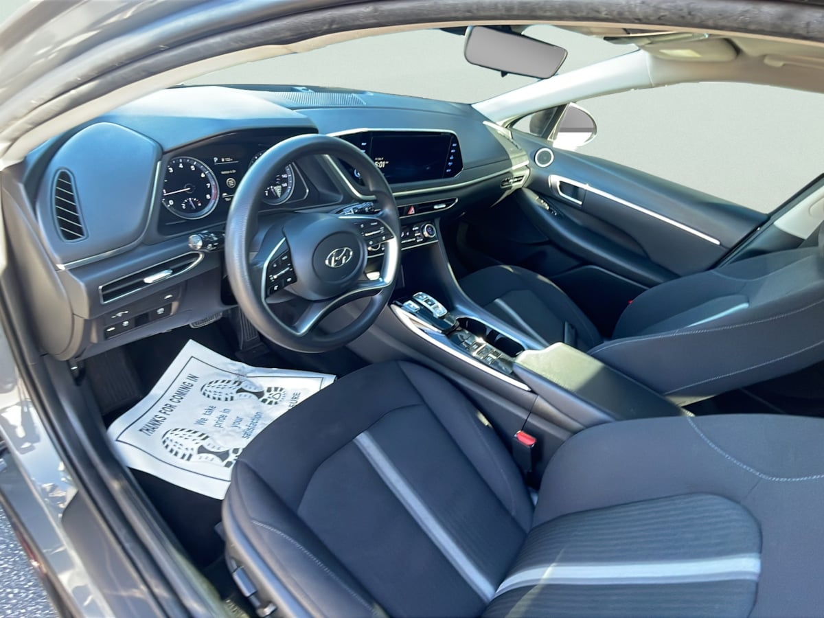 Photo 9 of this Hyundai Sonata