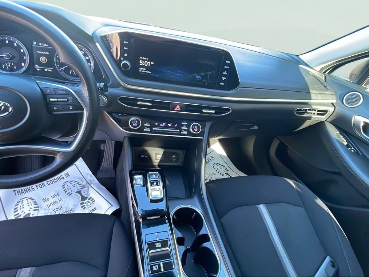 Photo 10 of this Hyundai Sonata