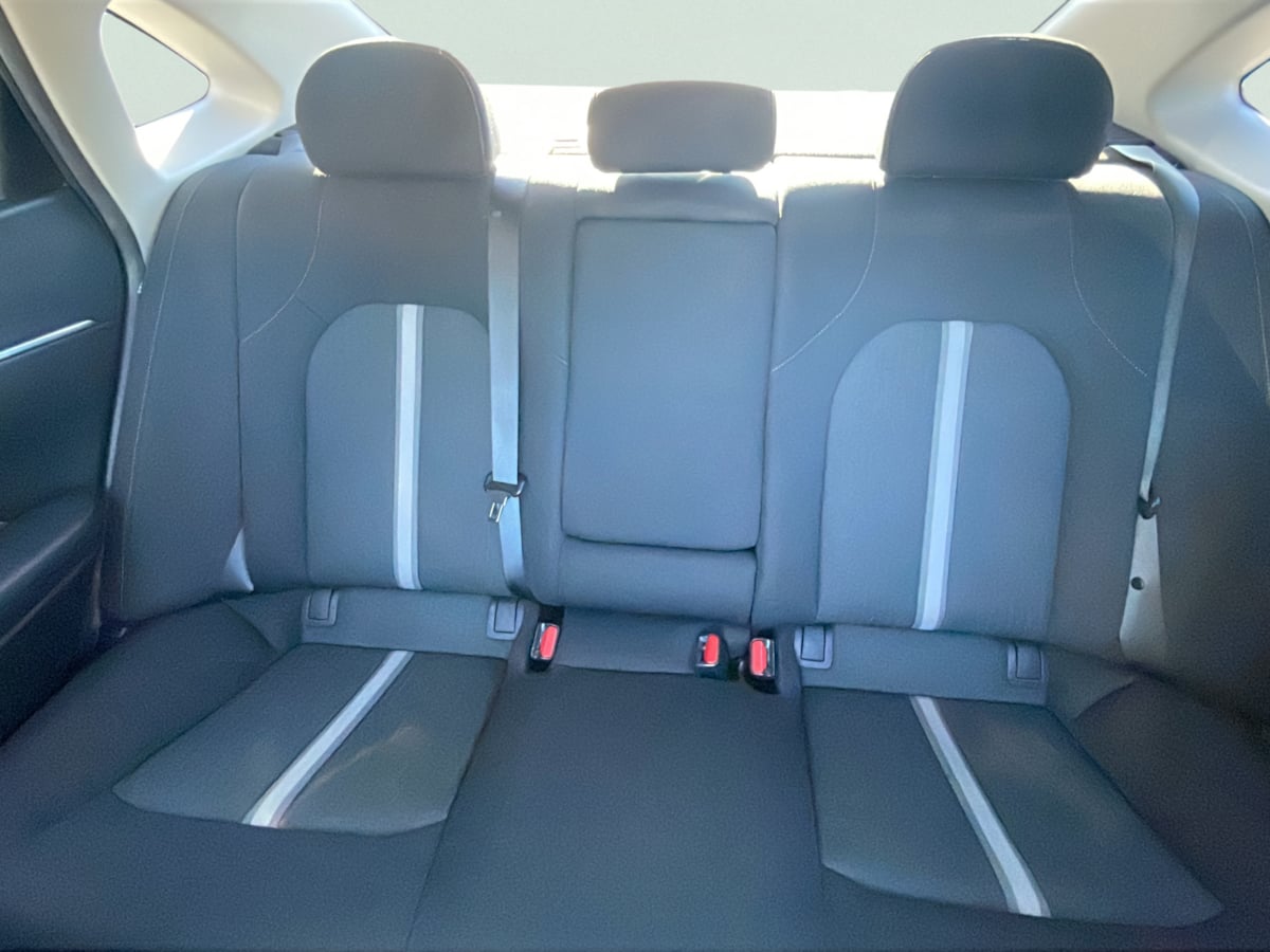 Photo 15 of this Hyundai Sonata