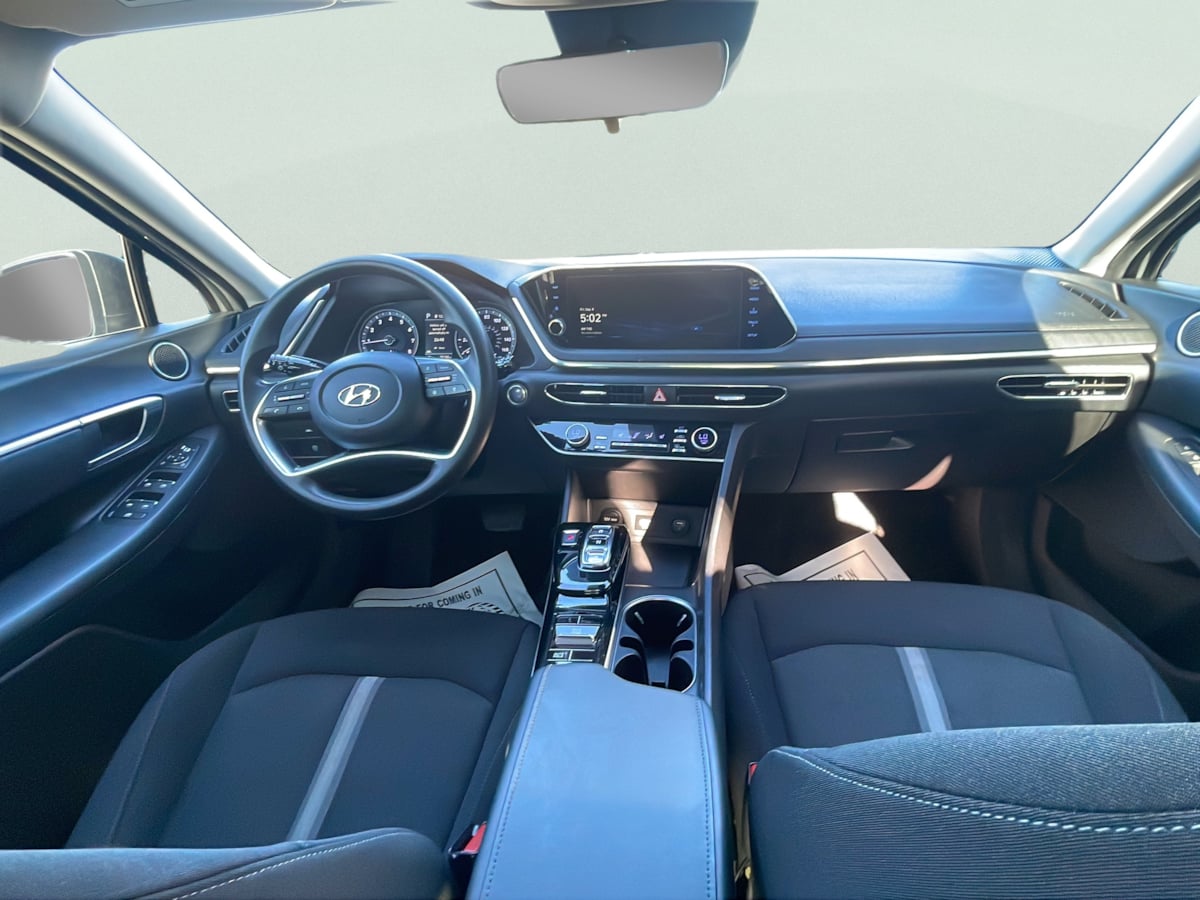 Photo 19 of this Hyundai Sonata