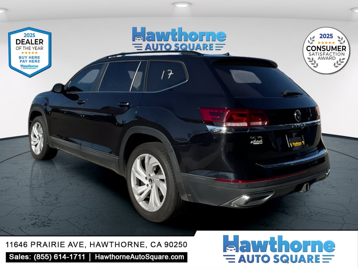 Photo 3 of this Volkswagen Atlas