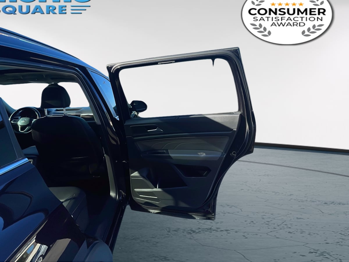 Photo 22 of this Volkswagen Atlas