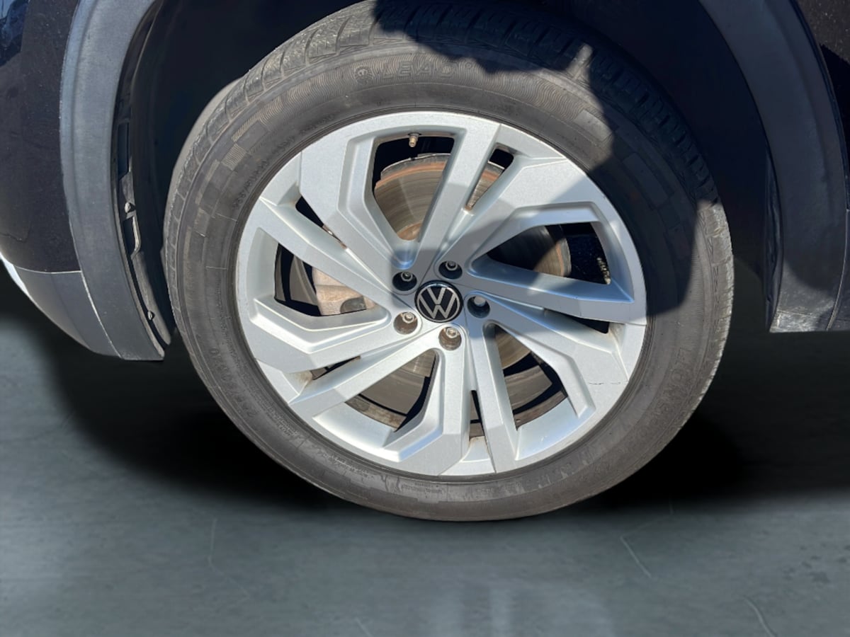 Photo 25 of this Volkswagen Atlas