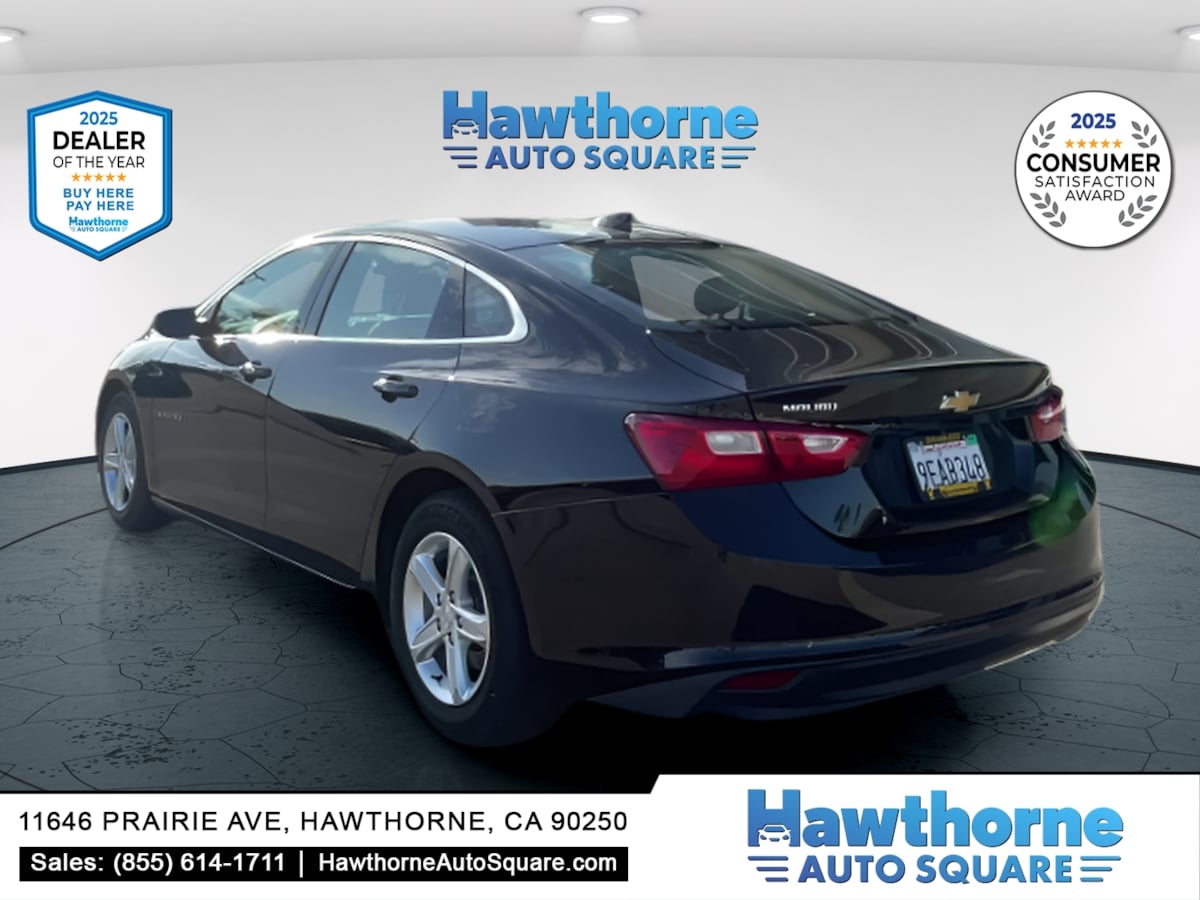 Photo 3 of this Chevrolet Malibu