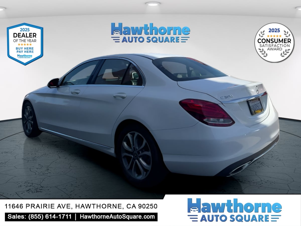 Photo 3 of this Mercedes-Benz C 300
