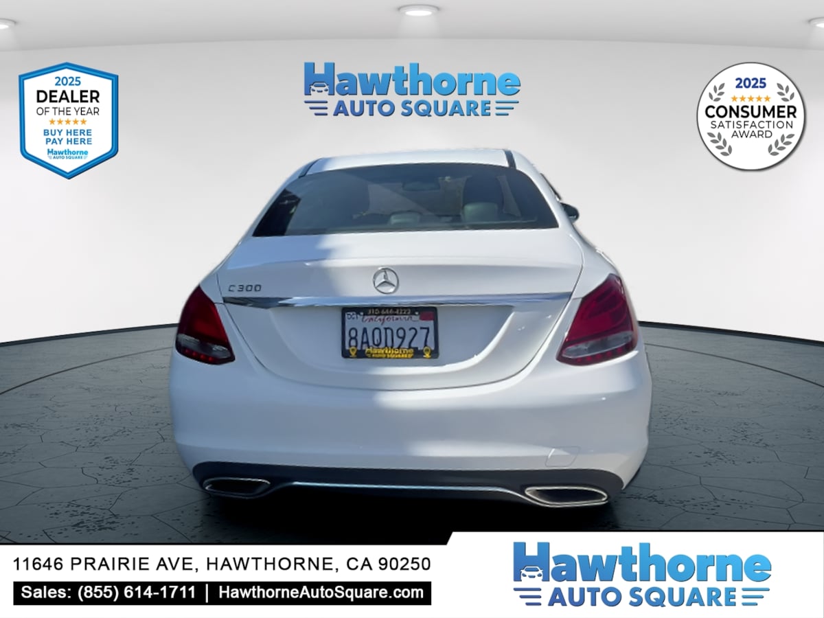 Photo 4 of this Mercedes-Benz C 300