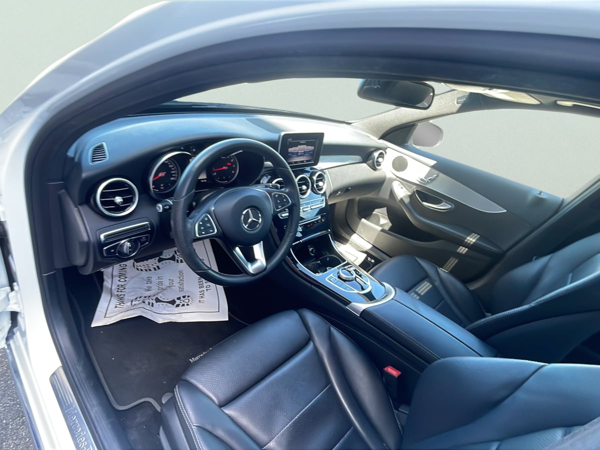 Photo 9 of this Mercedes-Benz C 300