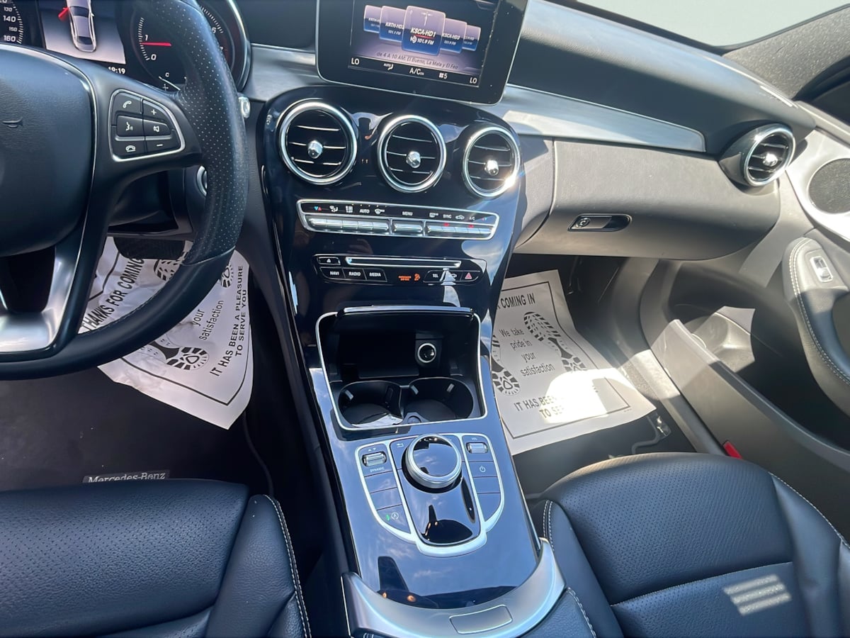 Photo 10 of this Mercedes-Benz C 300