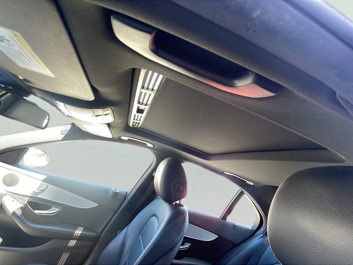 Photo 20 of this Mercedes-Benz C 300