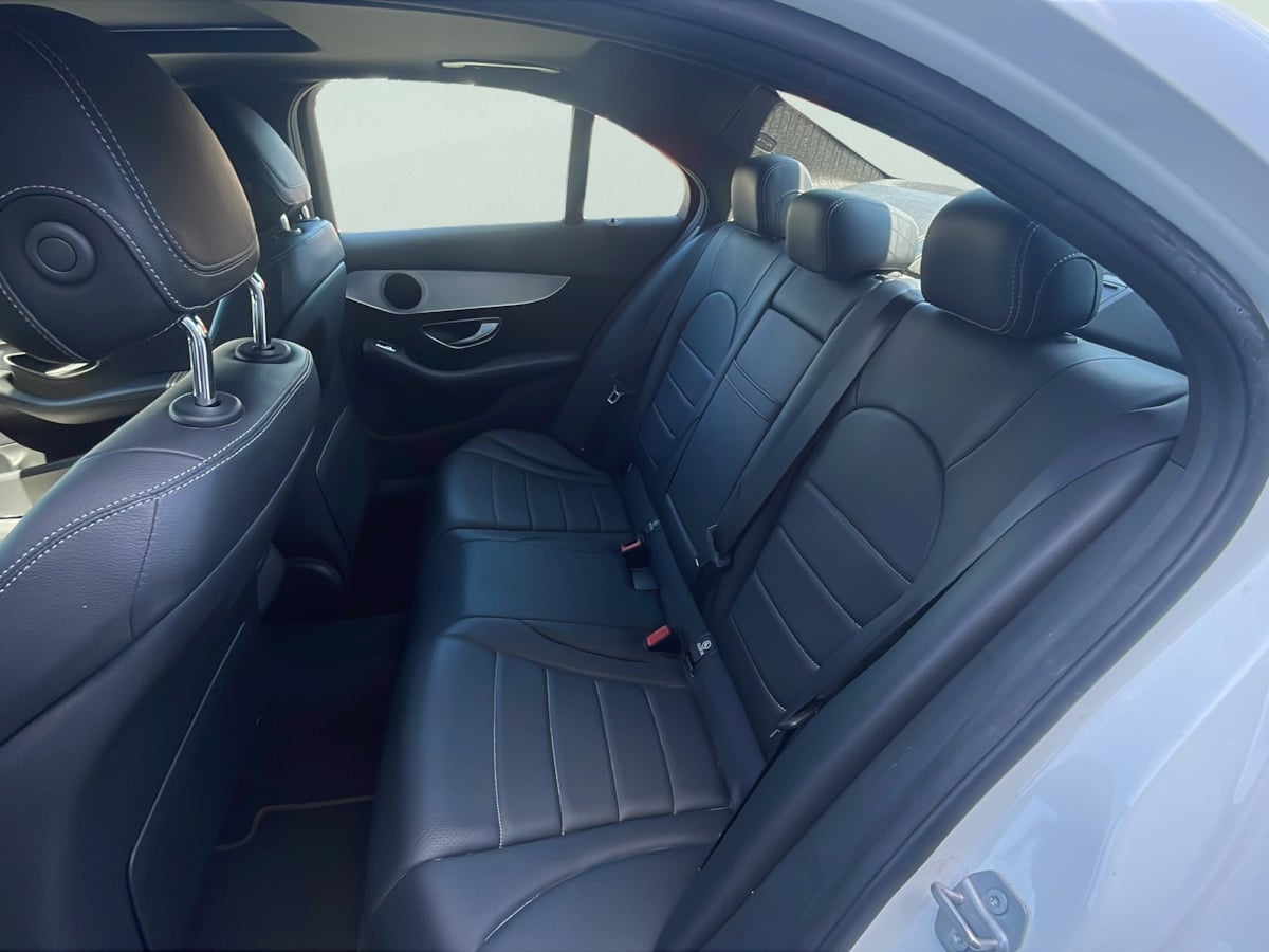 Photo 21 of this Mercedes-Benz C 300