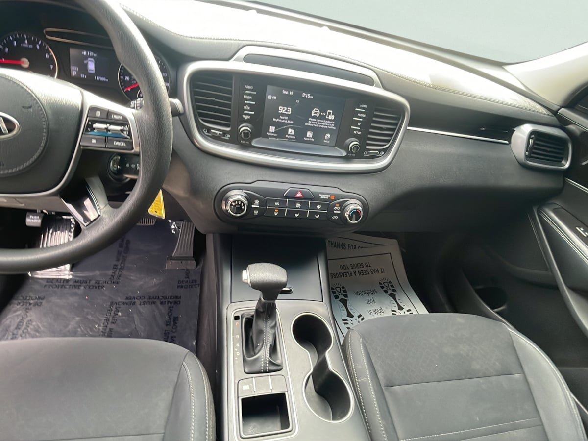 Photo 10 of this Kia Sorento