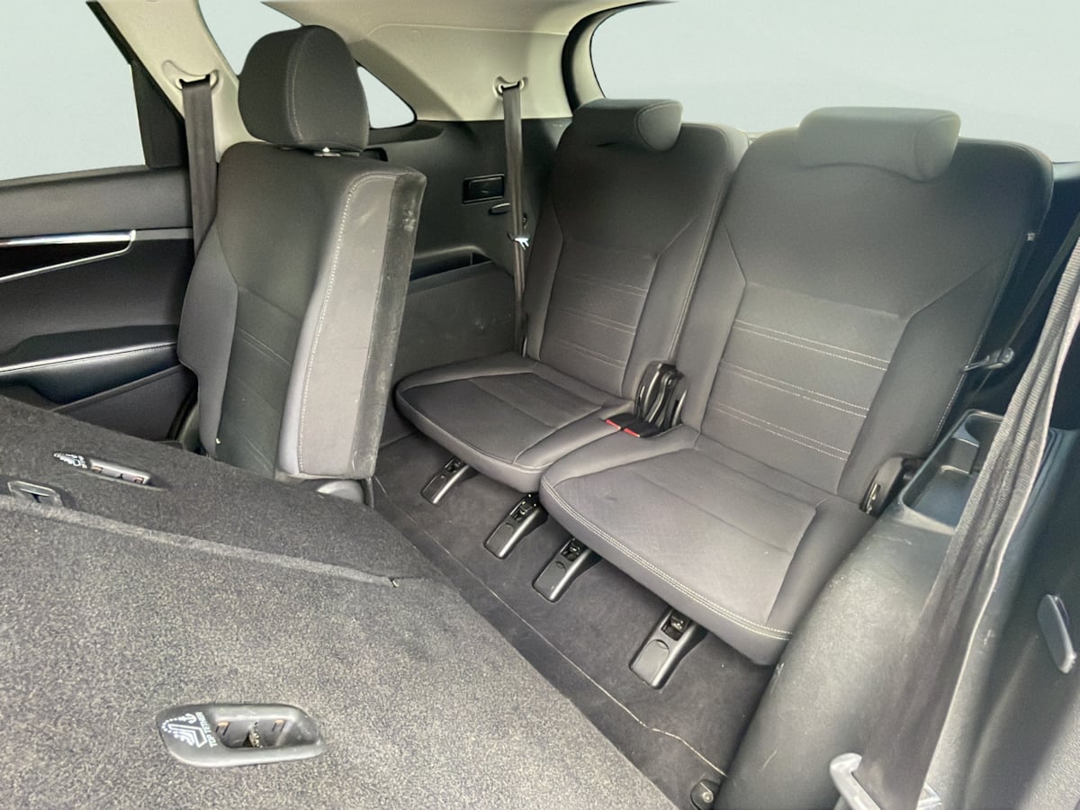 Photo 19 of this Kia Sorento