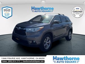 View 2015 Toyota Highlander 