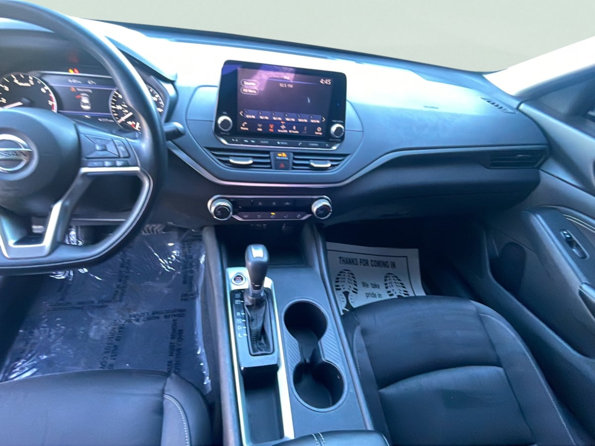 Photo 10 of this Nissan Altima