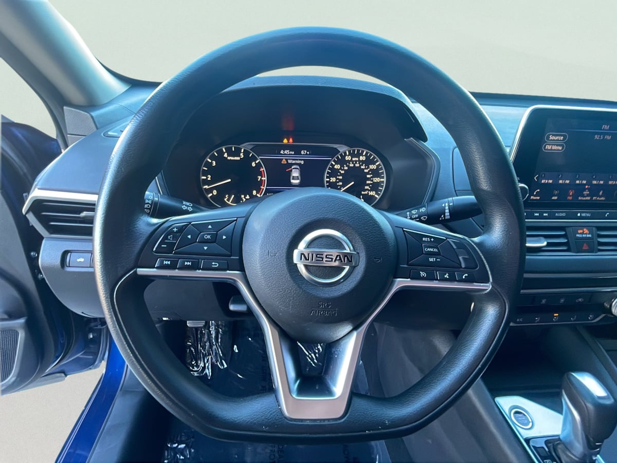 Photo 11 of this Nissan Altima