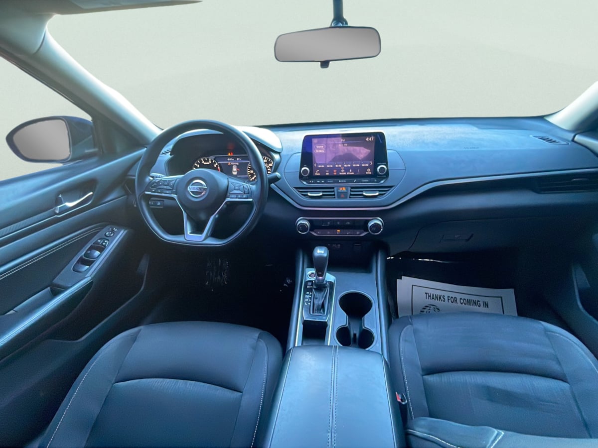 Photo 18 of this Nissan Altima