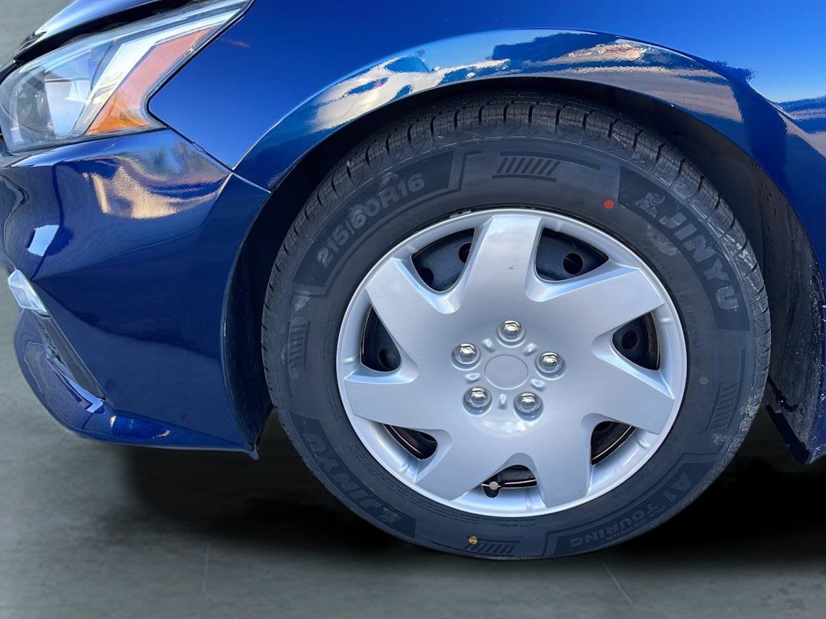 Photo 22 of this Nissan Altima