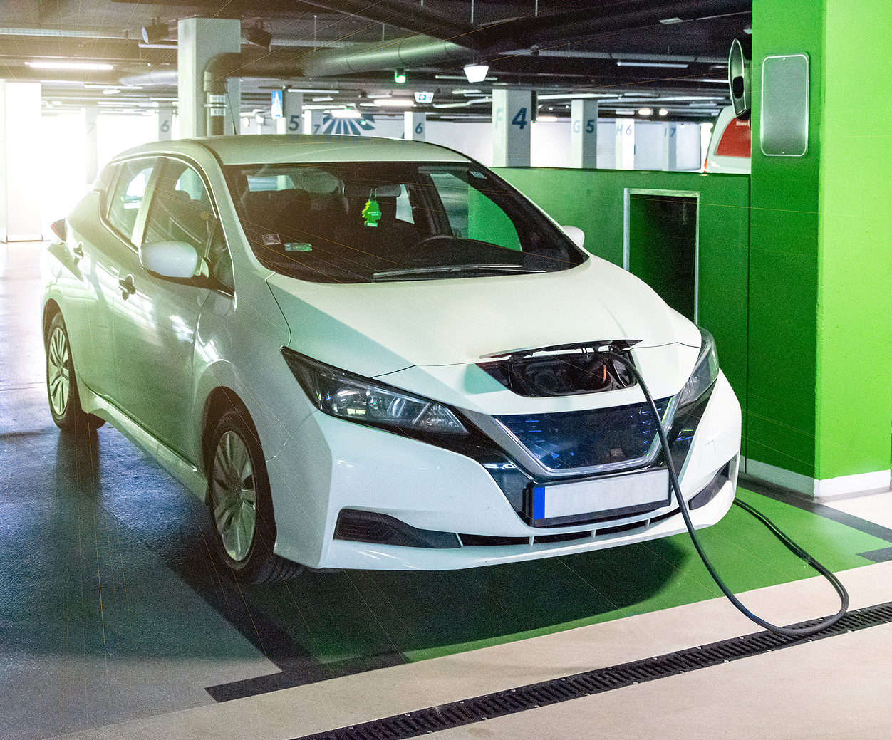 5 Benefits of Buying a Used Electric Vehicle