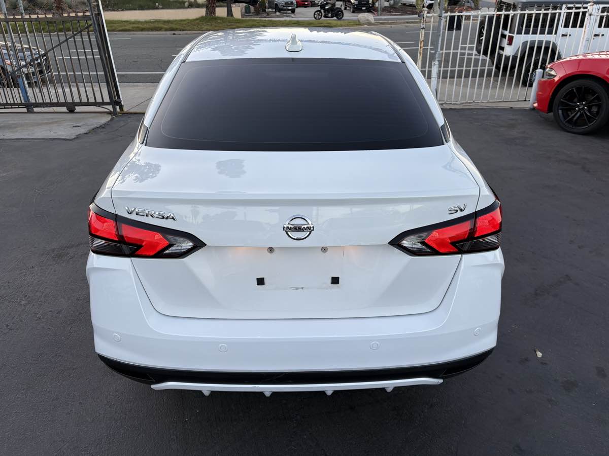 2021 Nissan Versa Sedan SV - Photo 7
