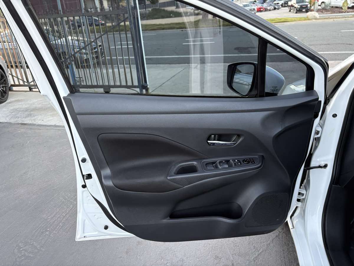 2021 Nissan Versa Sedan SV - Photo 12