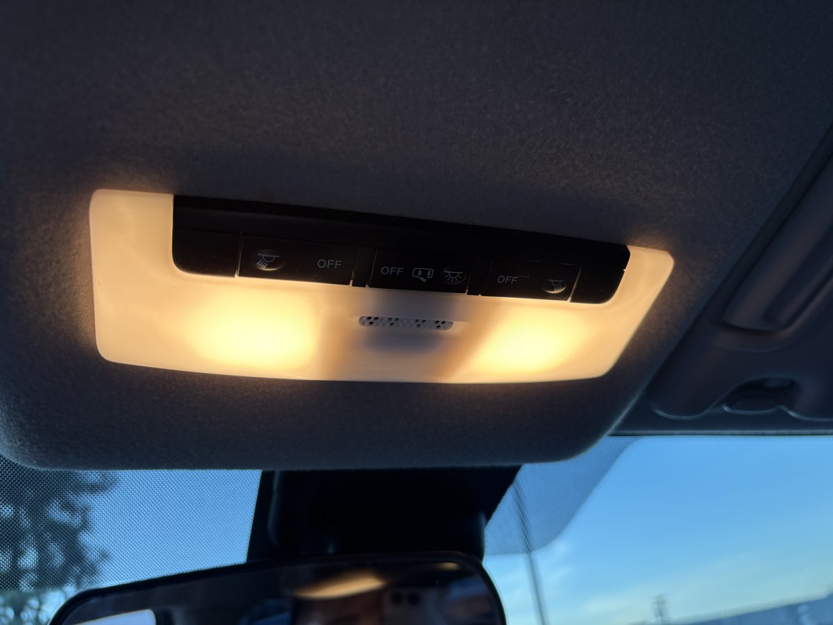 2021 Nissan Versa Sedan SV - Photo 38