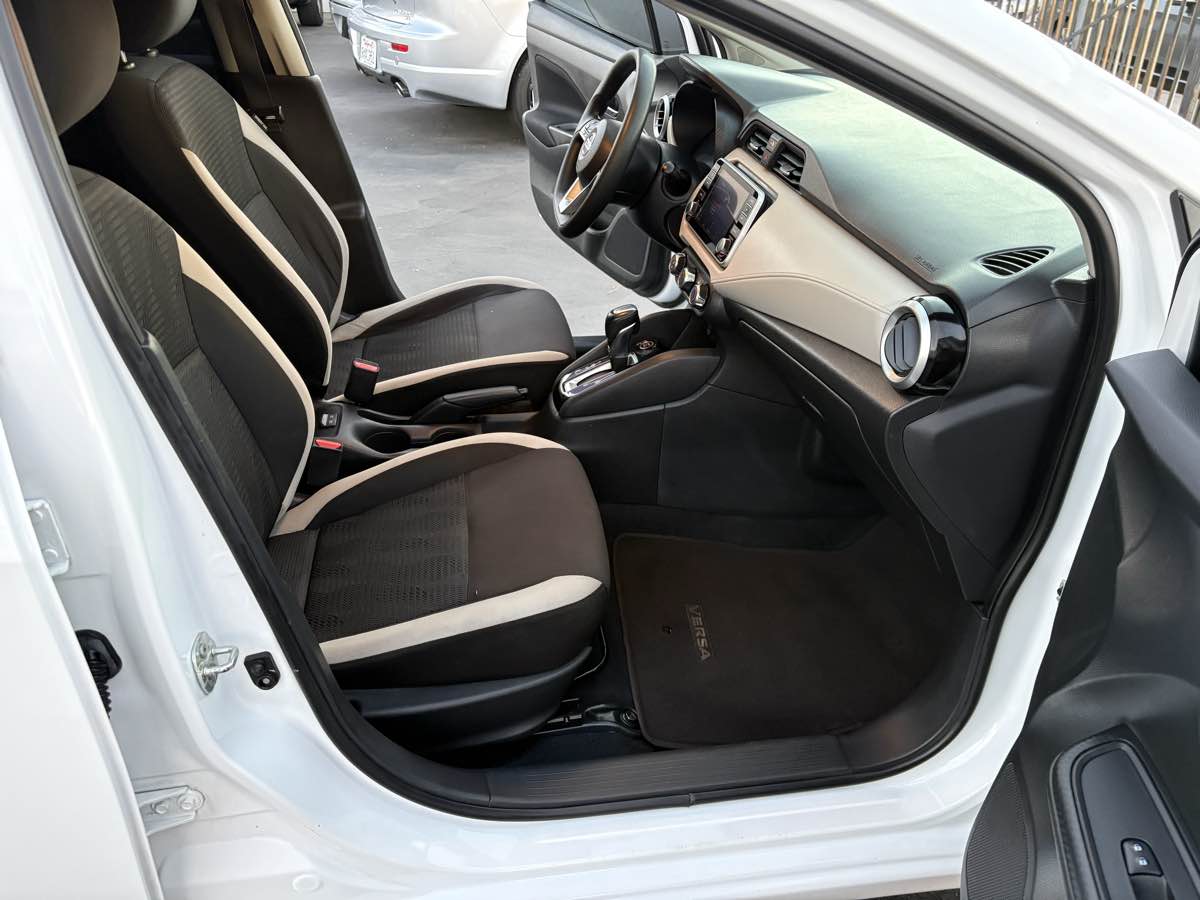 2021 Nissan Versa Sedan SV - Photo 43