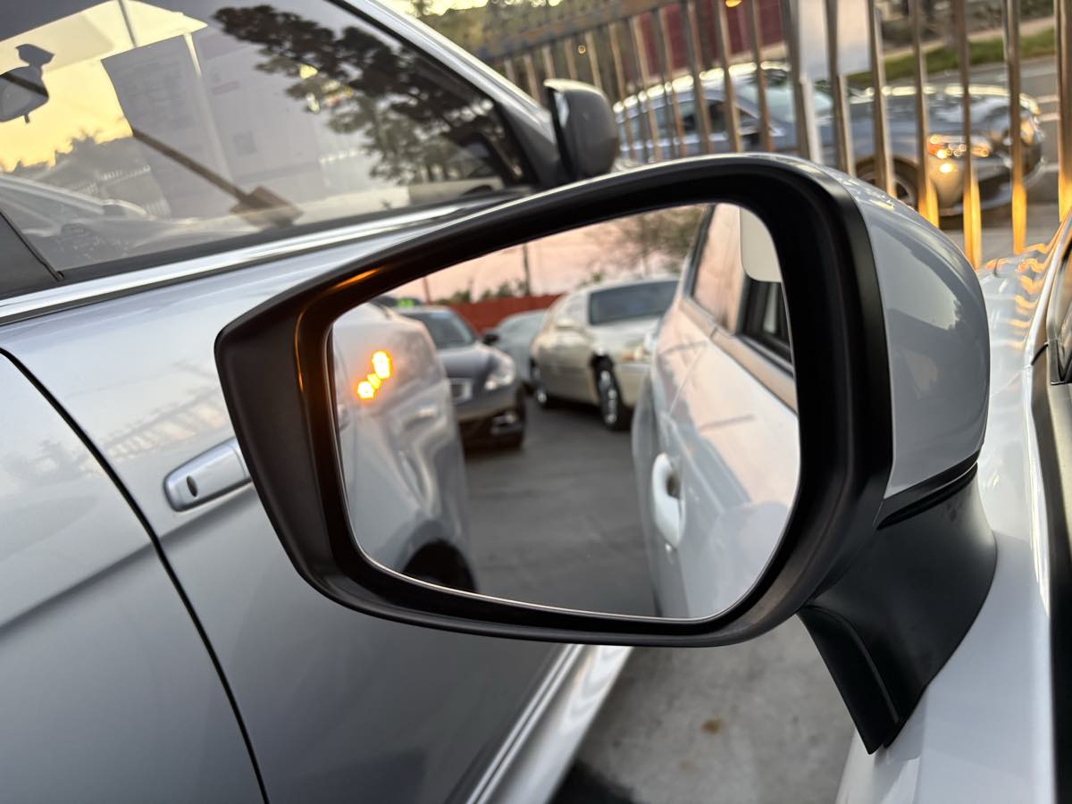 2021 Nissan Versa Sedan SV - Photo 98
