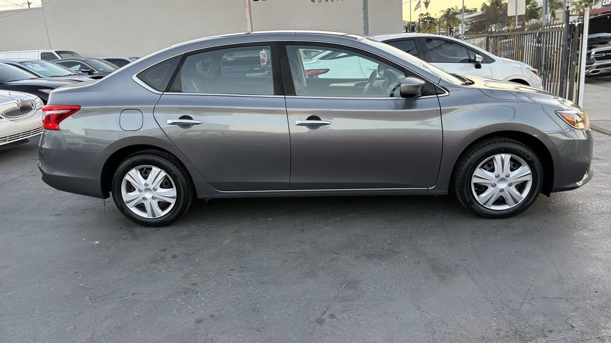 2016 Nissan Sentra S - Photo 6