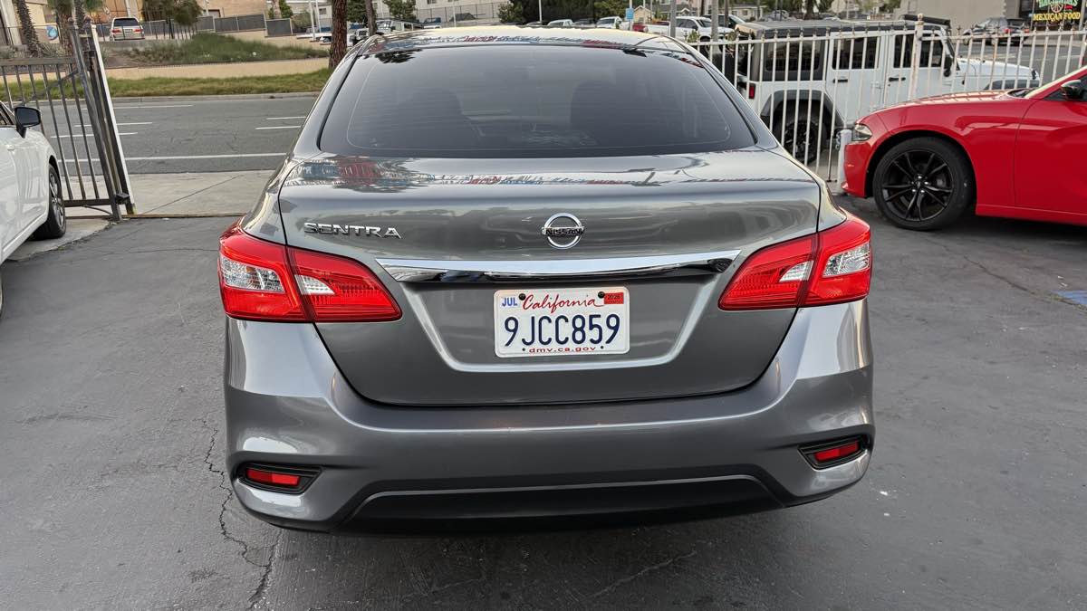2016 Nissan Sentra S - Photo 8