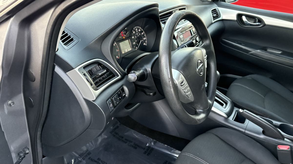 2016 Nissan Sentra S - Photo 15