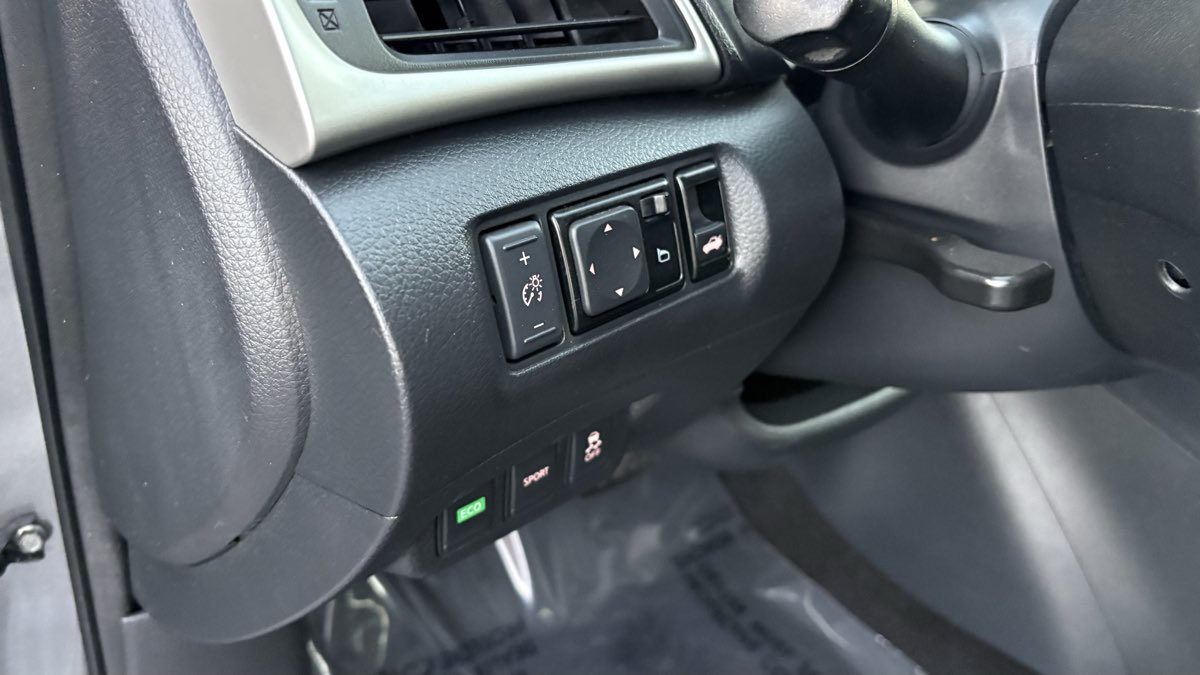 2016 Nissan Sentra S - Photo 17