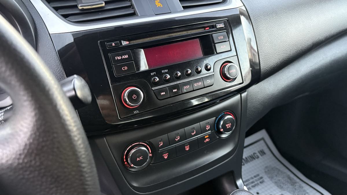 2016 Nissan Sentra S - Photo 23