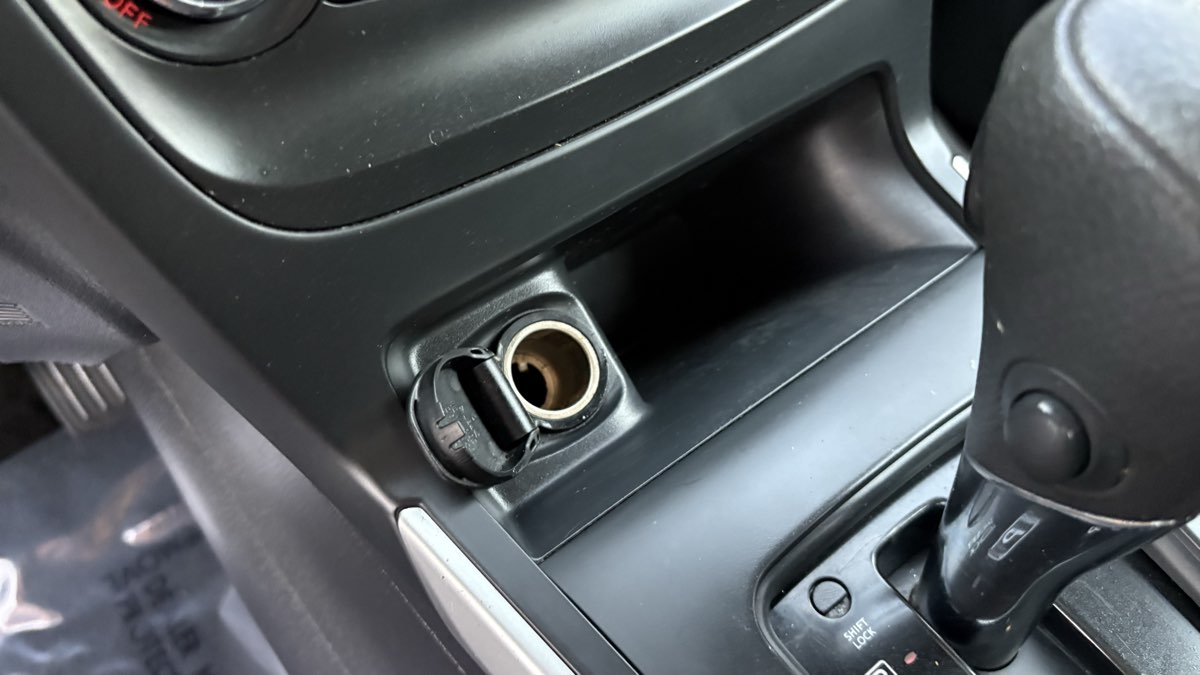 2016 Nissan Sentra S - Photo 30