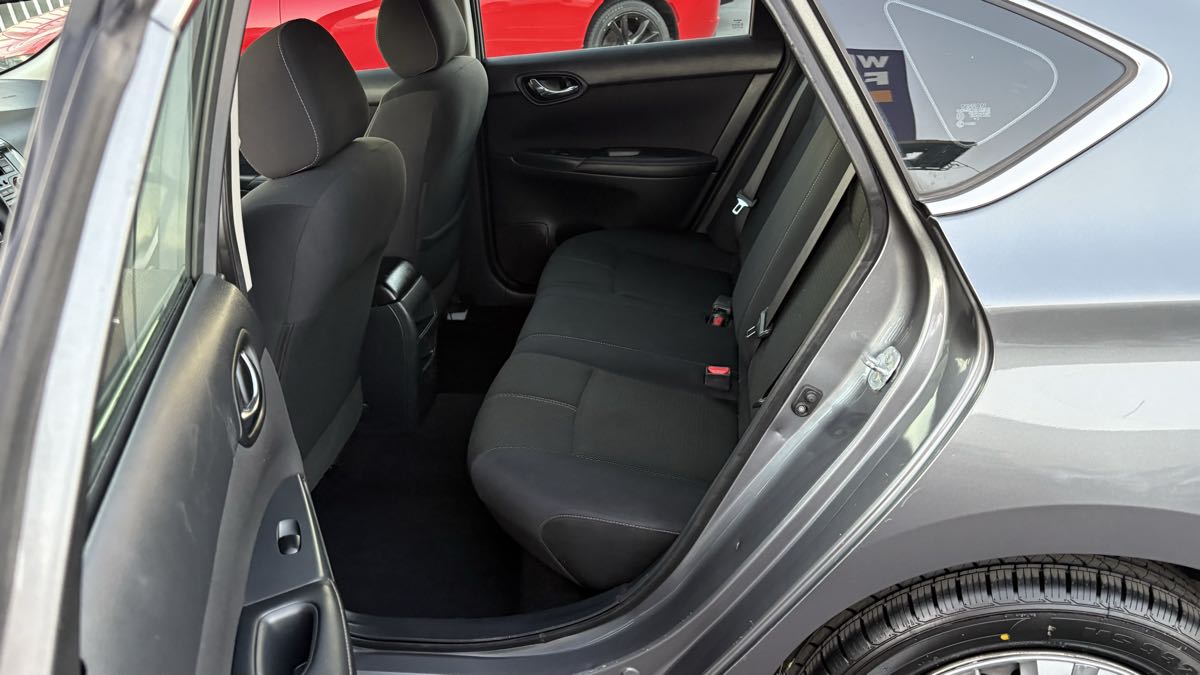 2016 Nissan Sentra S - Photo 40