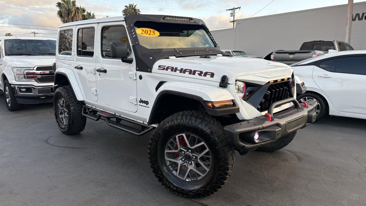2025 Jeep Wrangler 4-Door Sahara - Photo 3