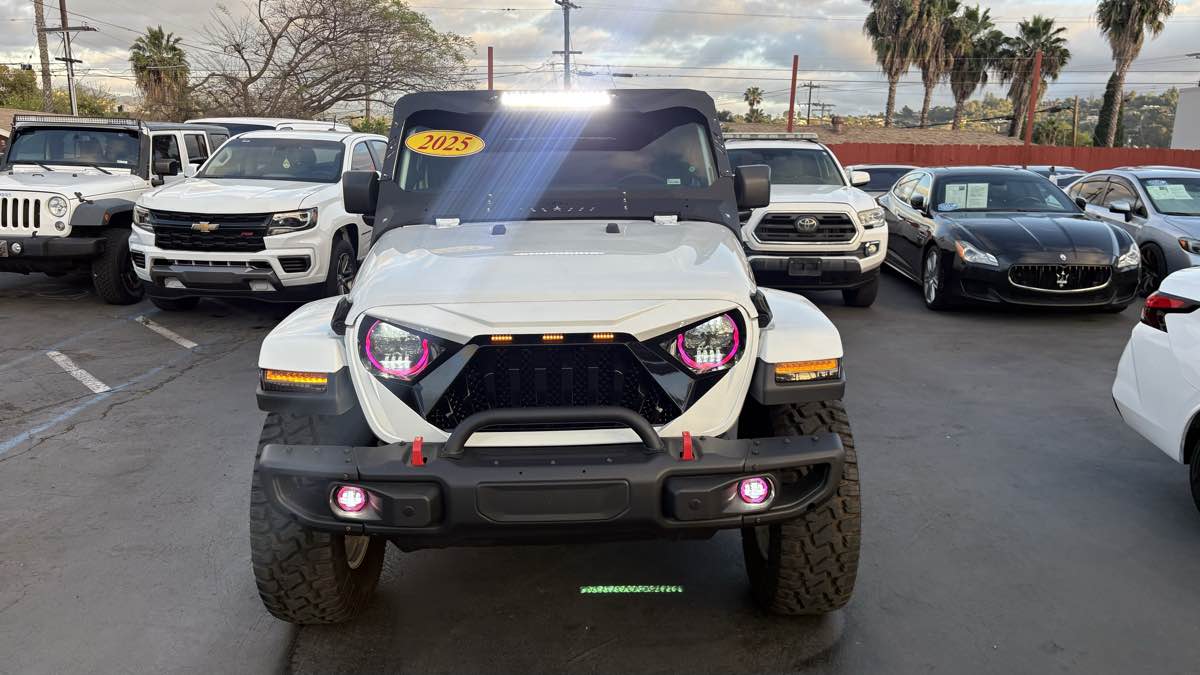 2025 Jeep Wrangler 4-Door Sahara - Photo 5