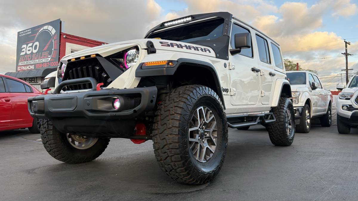 2025 Jeep Wrangler 4-Door Sahara - Photo 13