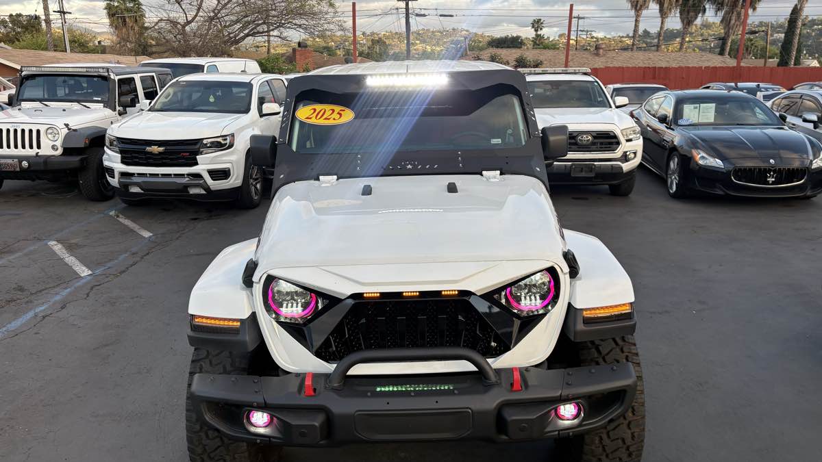 2025 Jeep Wrangler 4-Door Sahara - Photo 16