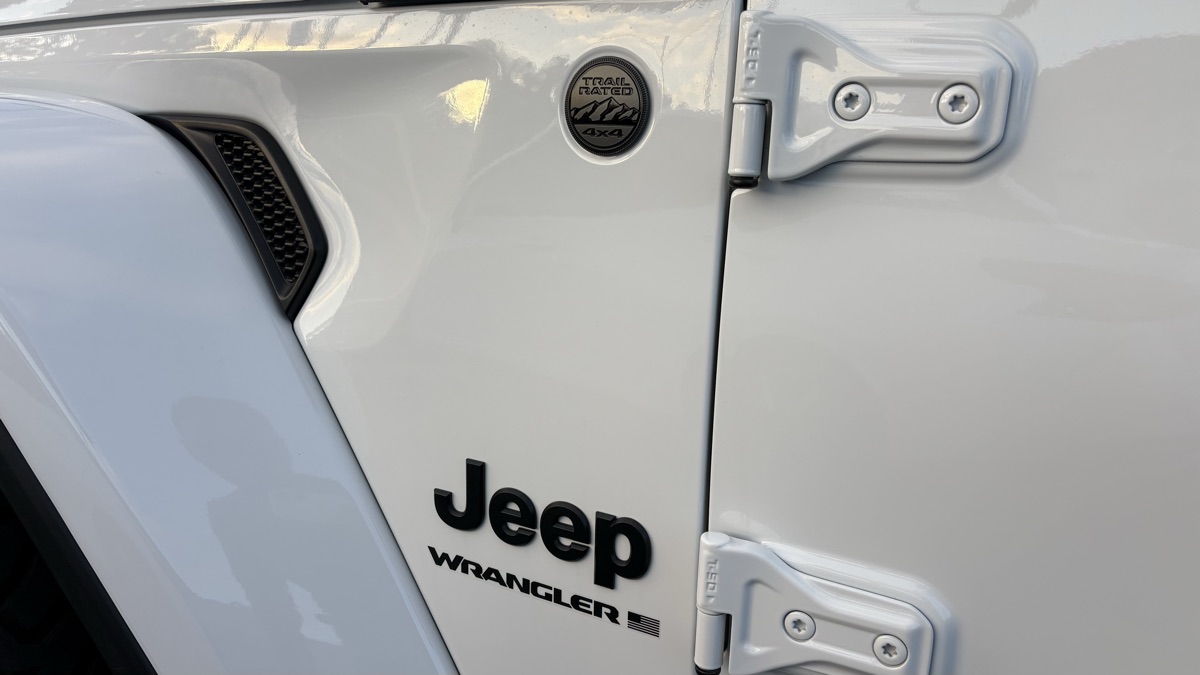 2025 Jeep Wrangler 4-Door Sahara - Photo 18
