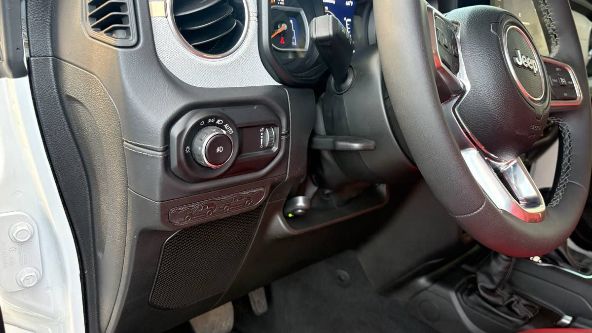 2025 Jeep Wrangler 4-Door Sahara - Photo 26