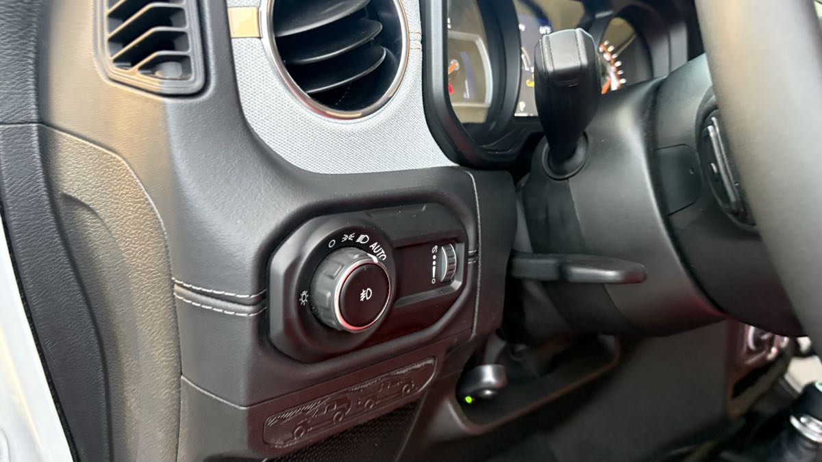 2025 Jeep Wrangler 4-Door Sahara - Photo 30