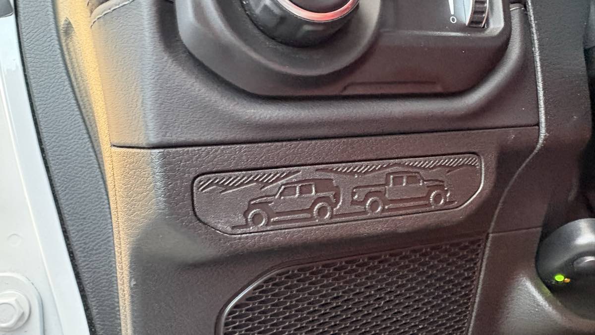 2025 Jeep Wrangler 4-Door Sahara - Photo 31