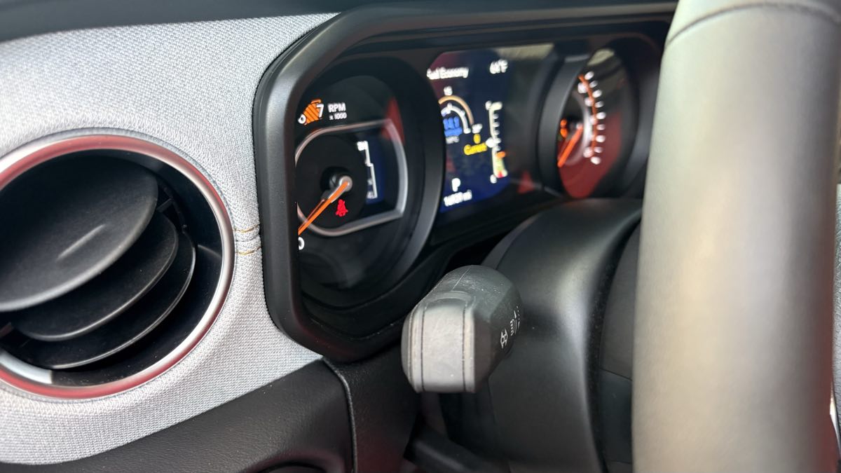 2025 Jeep Wrangler 4-Door Sahara - Photo 34