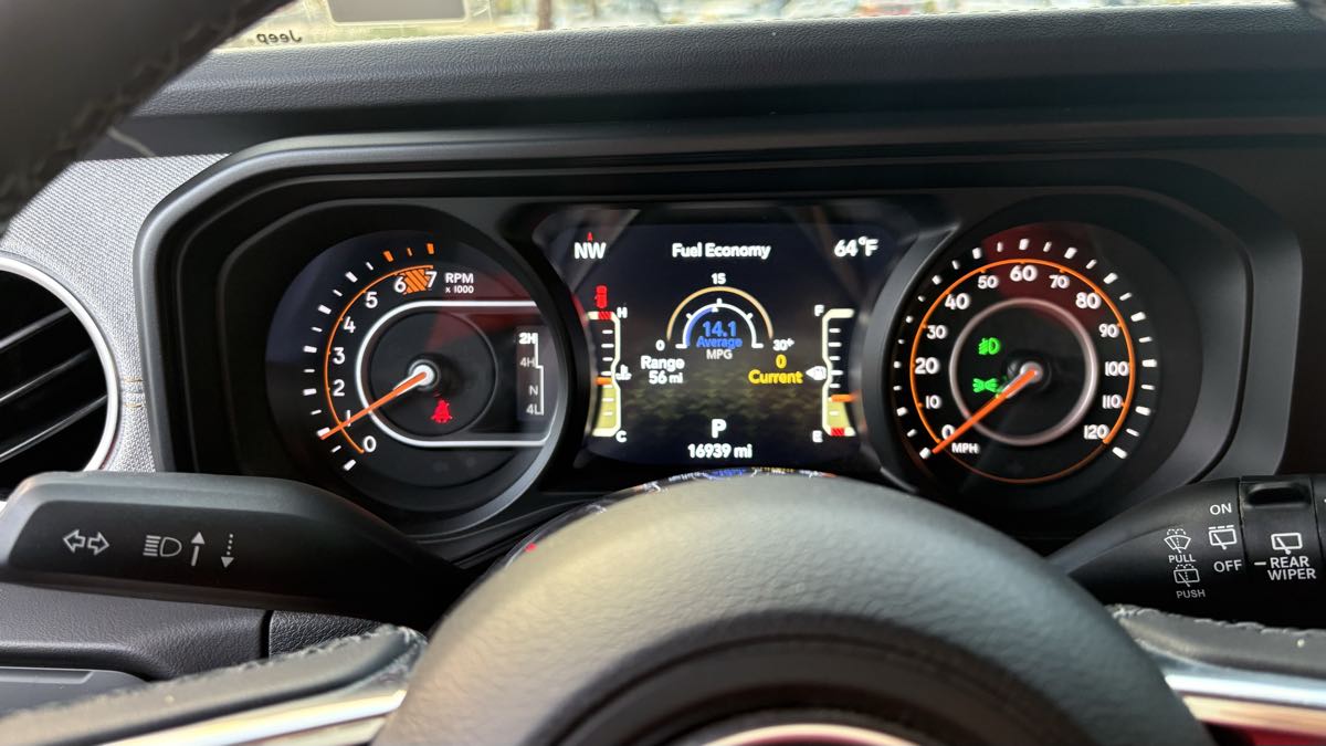 2025 Jeep Wrangler 4-Door Sahara - Photo 35